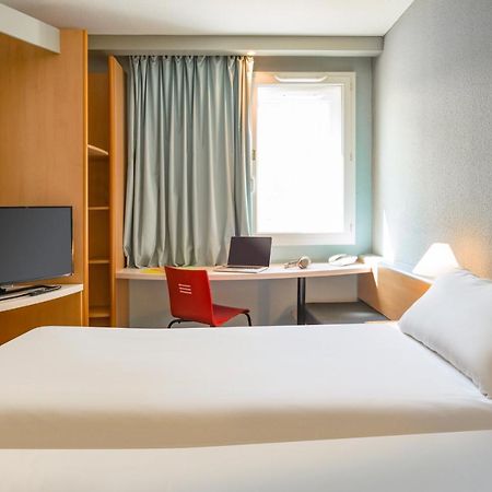 Hotel Ibis Saint Rambert D'Albon Exterior foto